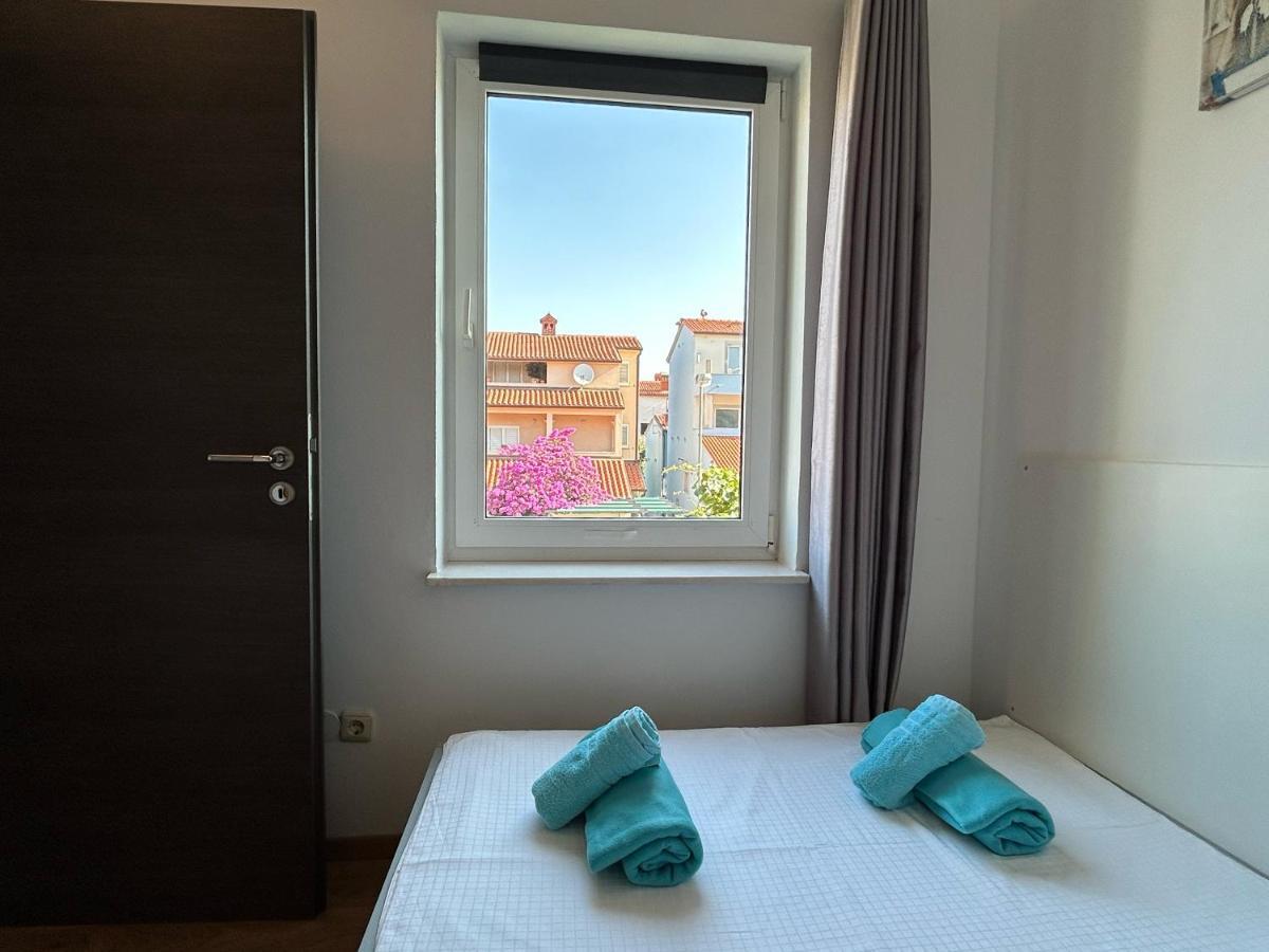 Apartma Jela With A Big Balcony Pula